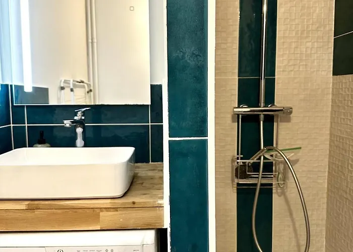 Grand T4 Lumineux à Jolimont - Face Au Métro *